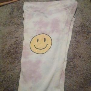 Size L  60 percent recycled continúa 40 percentrecycled polyester made in china